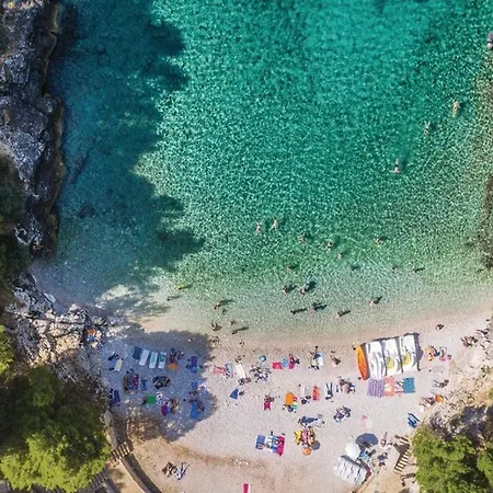 Tramontana Near Pula For 6 Persons With 30m2 Private Pool Vila *