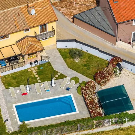 Villa Tramontana Near Pula For 6 Persons With 30m2 Private Pool Jadreški