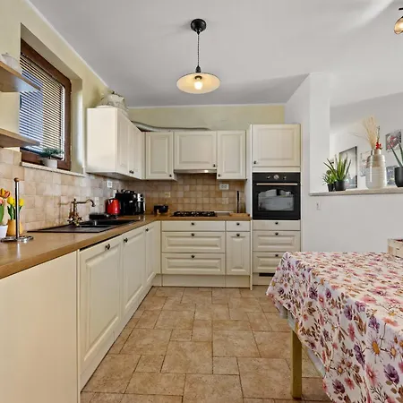 Tramontana Near Pula For 6 Persons With 30m2 Private Pool Willa *