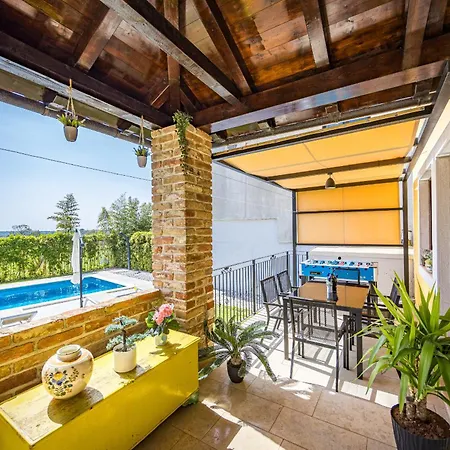Tramontana Near Pula For 6 Persons With 30m2 Private Pool Villa *