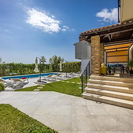 Tramontana Near Pula For 6 Persons With 30m2 Private Pool Jadreški